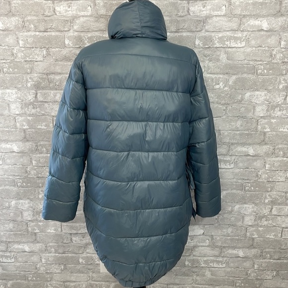 Universal Standard Kanda Puffer Coat - Picture 3 of 11